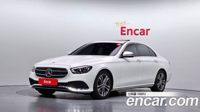 Mercedes-Benz E-Class — фото 1
