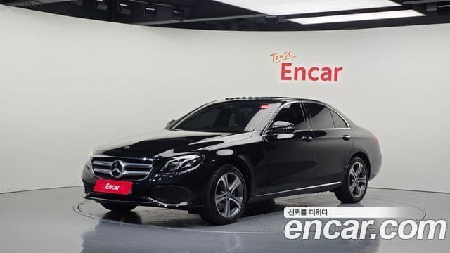 Mercedes-Benz E-Class — фото 1