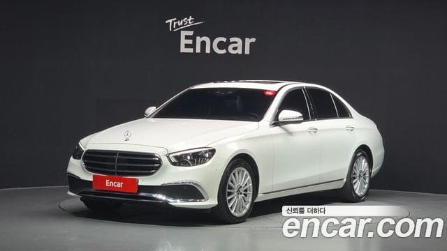 Mercedes-Benz E-Class — фото 1