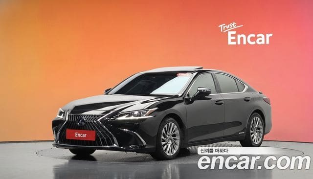 Lexus ES300h — фото 1