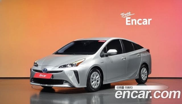 Toyota Prius — фото 1