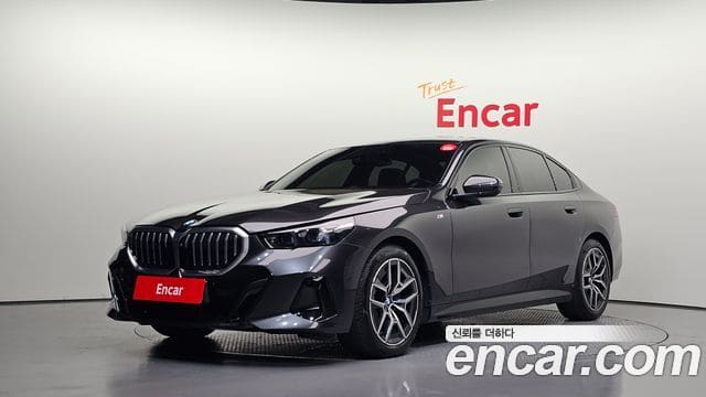 BMW 5 Series — фото 1
