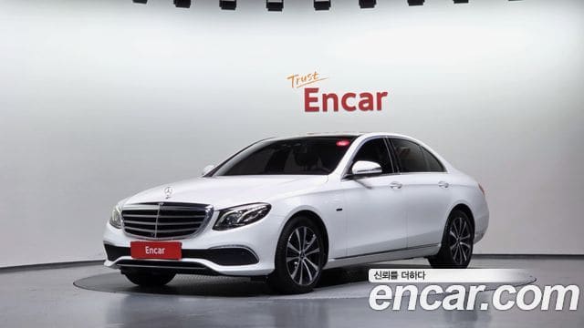 Mercedes-Benz E-Class — фото 1