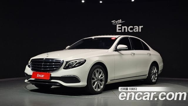 Mercedes-Benz E-Class — фото 1