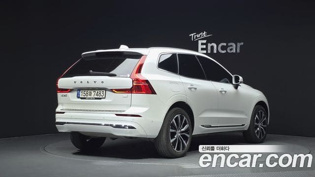 Volvo XC60 — фото 1