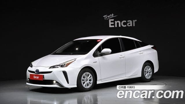 Toyota Prius — фото 1