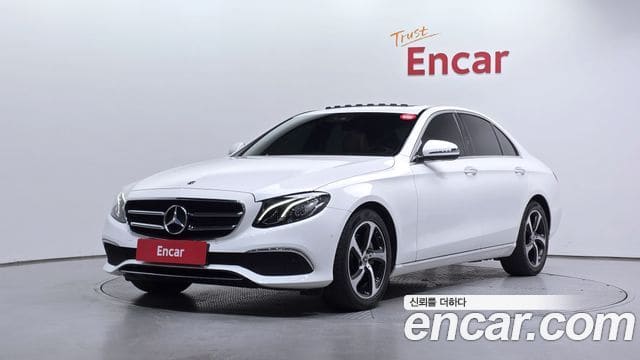 Mercedes-Benz E-Class — фото 1