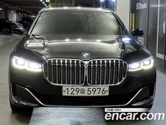 BMW 7 Series — фото 1
