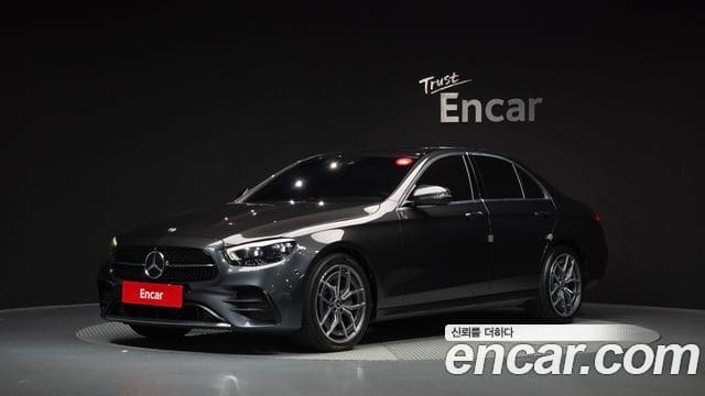 Mercedes-Benz E-Class — фото 1