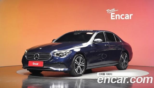 Mercedes-Benz E-Class — фото 1