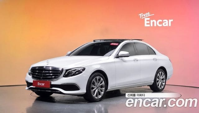 Mercedes-Benz E-Class — фото 1