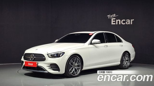 Mercedes-Benz E-Class — фото 1