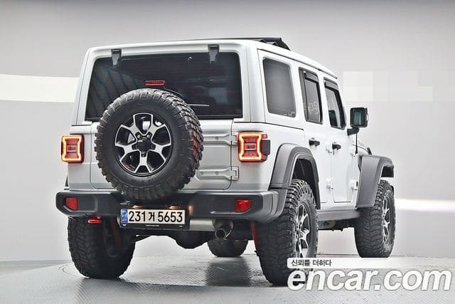 Jeep Wrangler — фото 1