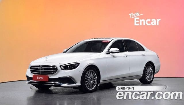 Mercedes-Benz E-Class — фото 1