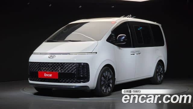 Hyundai Staria