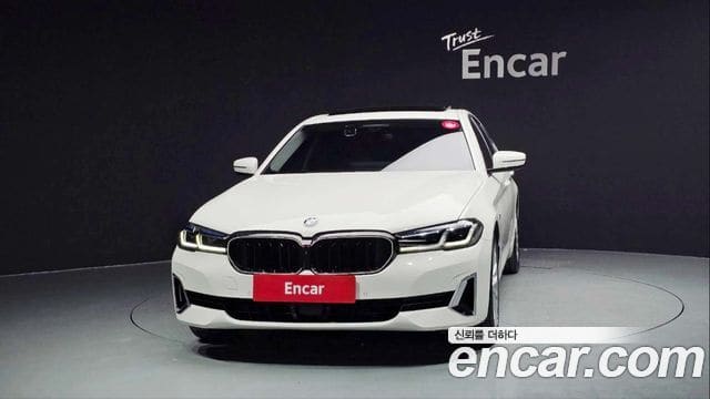 BMW 5 Series — фото 1