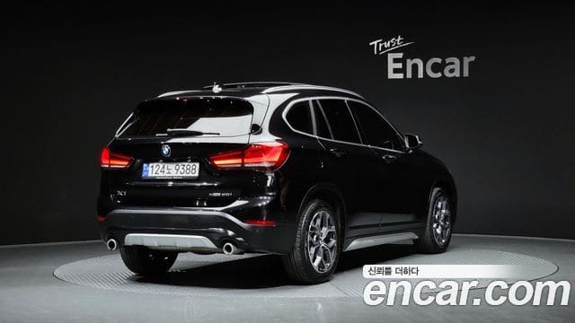 BMW X1 — фото 1