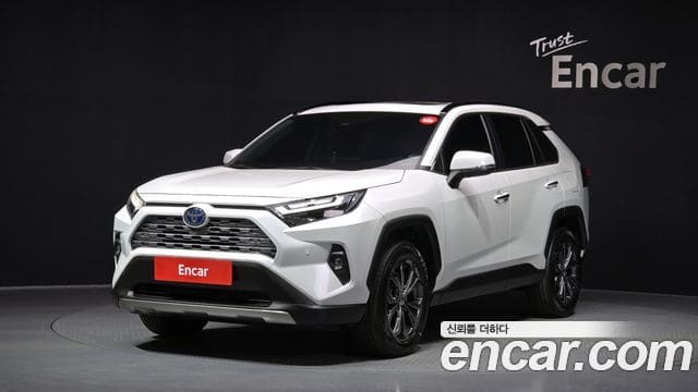 Toyota RAV4 — фото 1