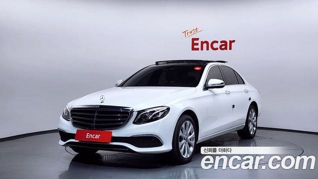 Mercedes-Benz E-Class — фото 1