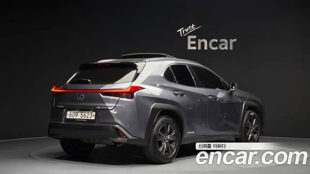 Lexus UX250h