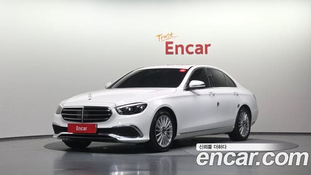 Mercedes-Benz E-Class — фото 1