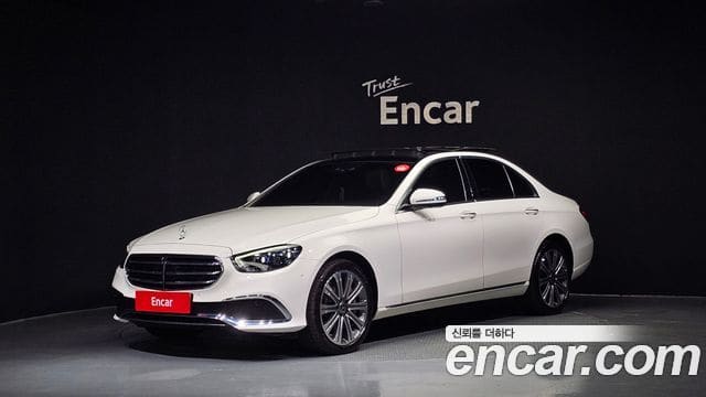 Mercedes-Benz E-Class — фото 1