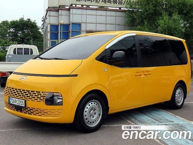 Hyundai Staria