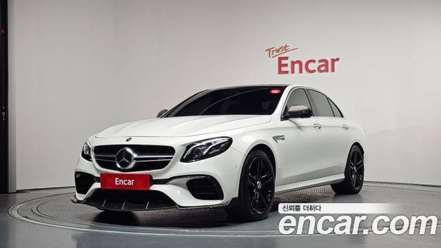 Mercedes-Benz E-Class — фото 1