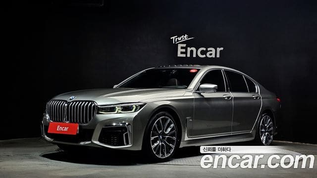 BMW 7 Series — фото 1