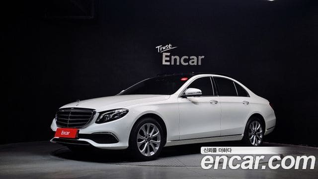 Mercedes-Benz E-Class — фото 1