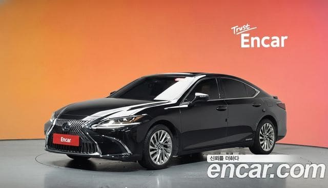 Lexus ES300h — фото 1