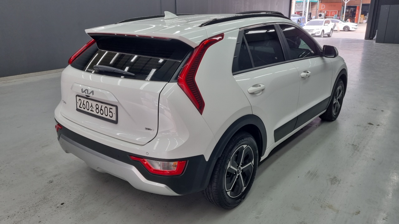 Kia Niro — фото 1