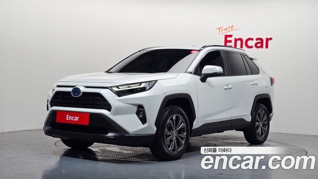 Toyota RAV4 — фото 1