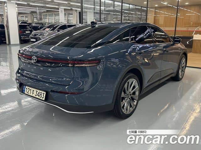 Toyota Crown Crossover