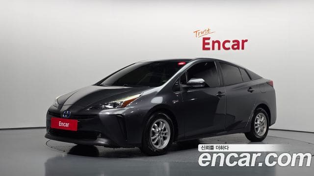 Toyota Prius — фото 1