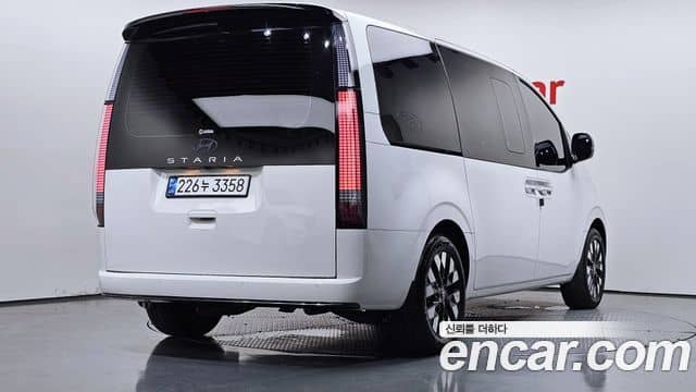 Hyundai Staria