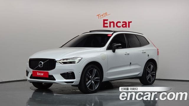 Volvo XC60 — фото 1