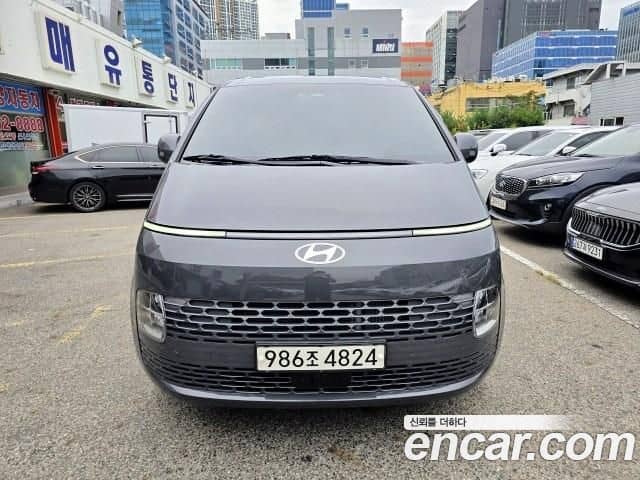 Hyundai Staria
