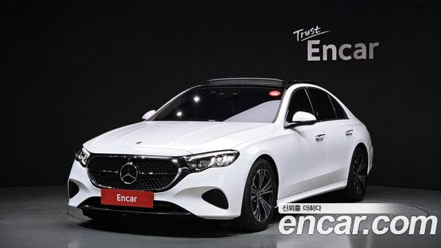 Mercedes-Benz E-Class — фото 1