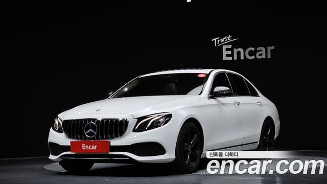 Mercedes-Benz E-Class — фото 1