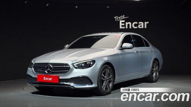 Mercedes-Benz E-Class — фото 1