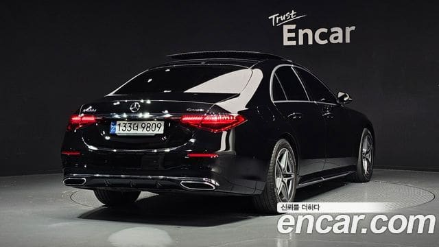Mercedes-Benz S-Class — фото 1