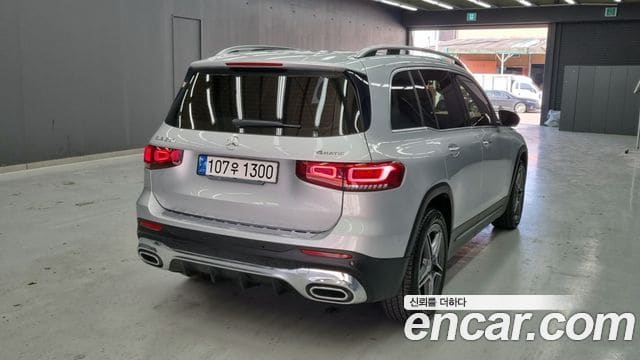 Mercedes-Benz GLB-Class — фото 1