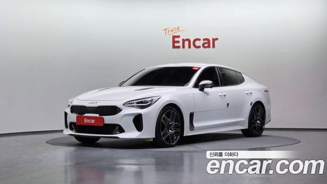 Kia Stinger — фото 1