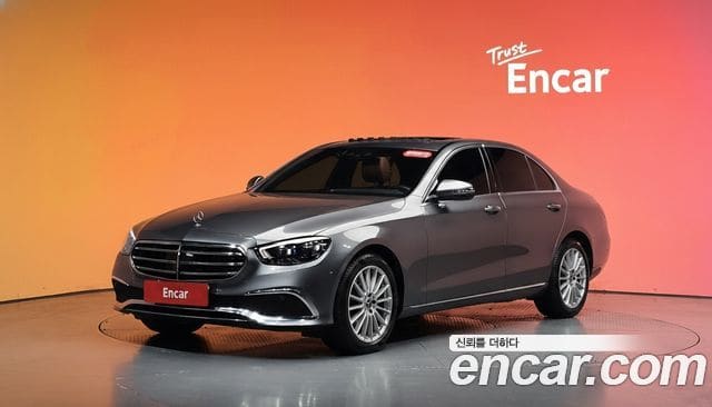 Mercedes-Benz E-Class — фото 1