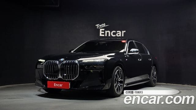 BMW 7 Series — фото 1