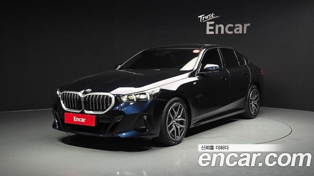 BMW 5 Series — фото 1