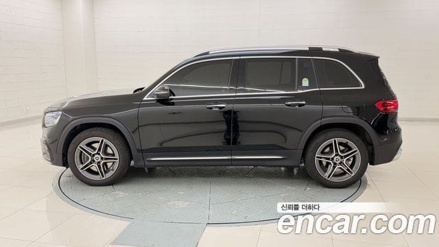 Mercedes-Benz GLB-Class — фото 1