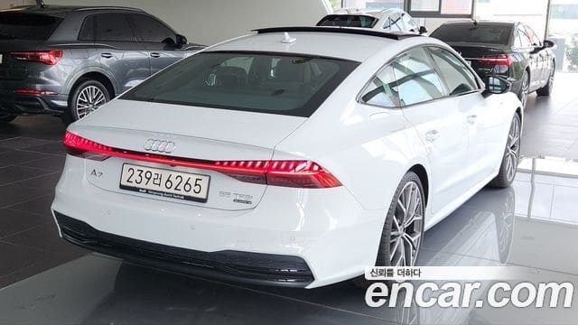 Audi A7 — фото 1