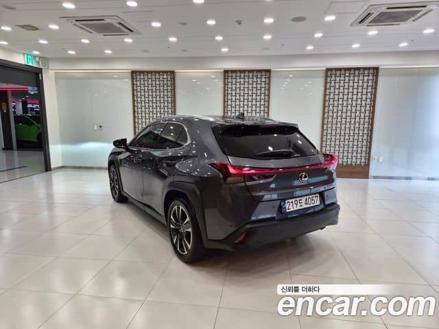 Lexus UX250h